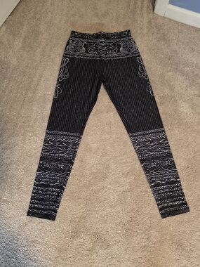 Black & White Patterned Yoga Leggings